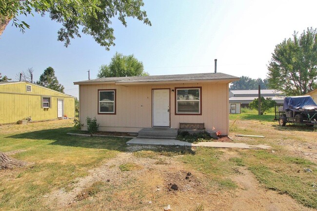 Primary Photo - 146 Neilson Ln