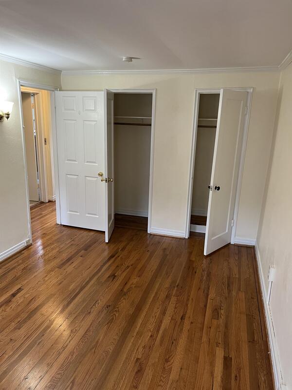 Building Photo - 105 Bungalow Ave