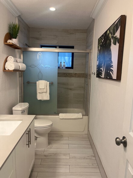 Building Photo - 1015 NE 89th St