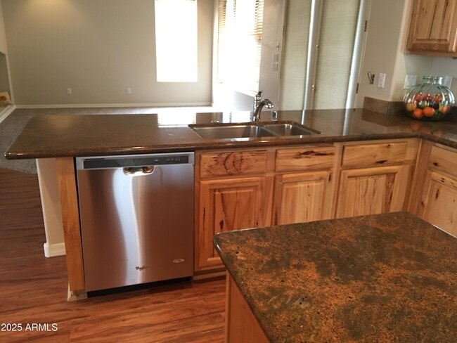 Building Photo - 164 W Goldfinch Way