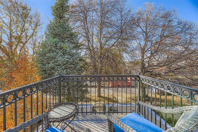 Building Photo - 346 Jackson St