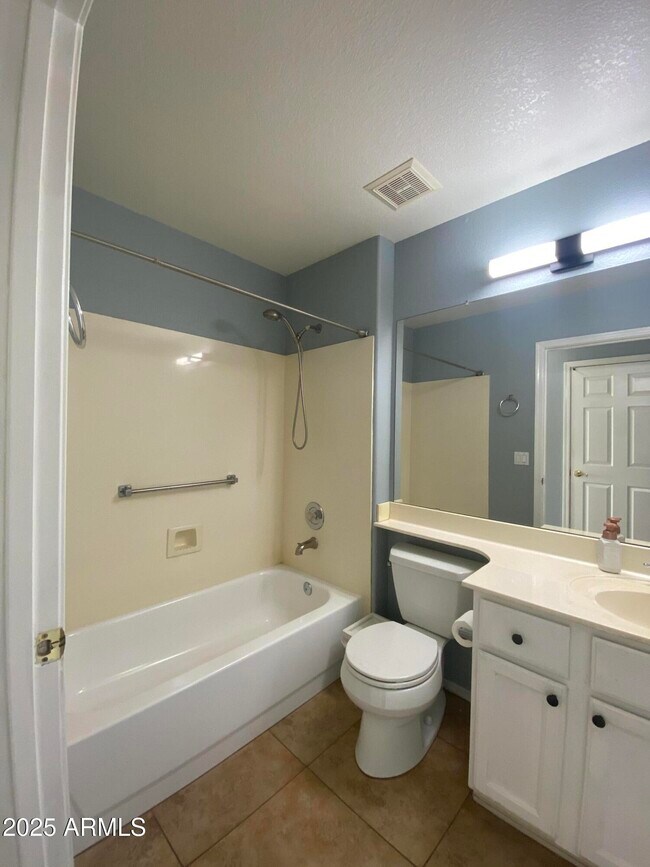 Building Photo - 18231 N Coyote Lakes Pkwy