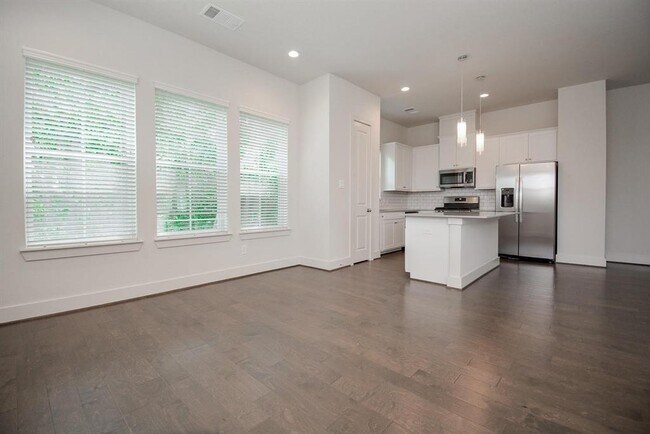 Building Photo - 6013 Cypress St