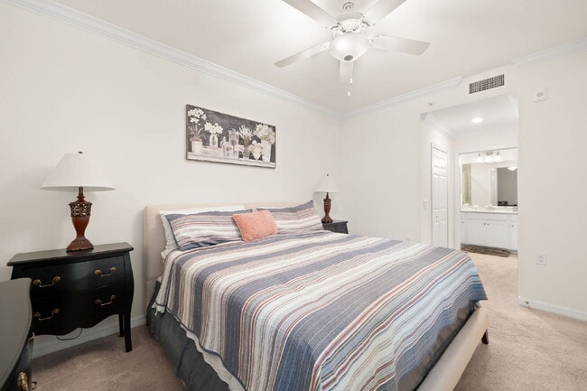 Building Photo - Fully Furnished Condo For Rent in Bradenton!