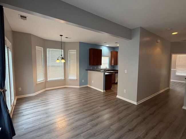 Building Photo - Beautiful 3 Bedroom Home in Weatherstone