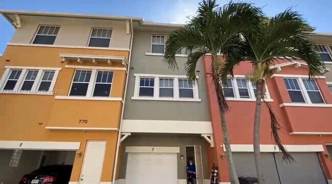 Building Photo - 770 Millbrae Ct
