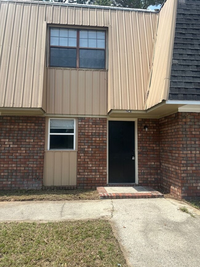 Primary Photo - RATE DROP ALERT (was $1400/month) and SUMM...