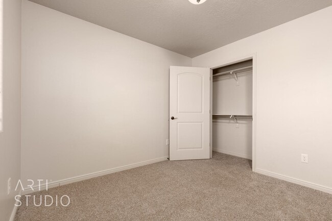 Building Photo - MOVE-IN SPECIAL $100 OFF FIRST MONTH'S REN...
