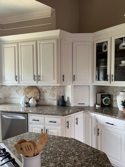 Building Photo - 5172 Remington Dr