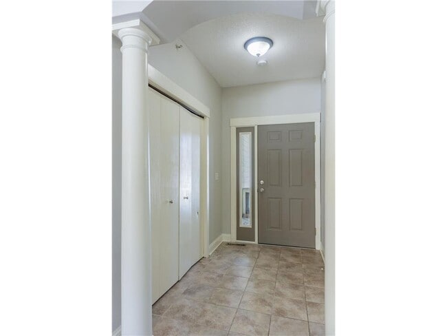 Building Photo - 1464 Ravoux Ln