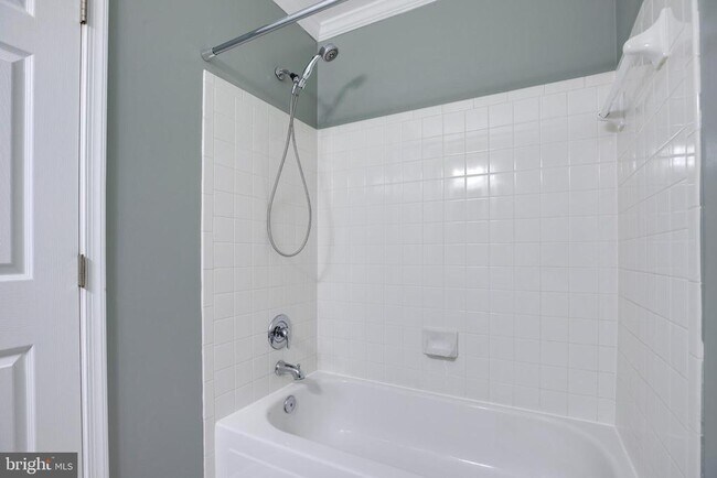 Building Photo - 5610 Gosling Ct