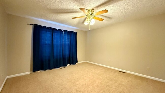 Building Photo - Northwest Colorado Springs Gem Near Trails...