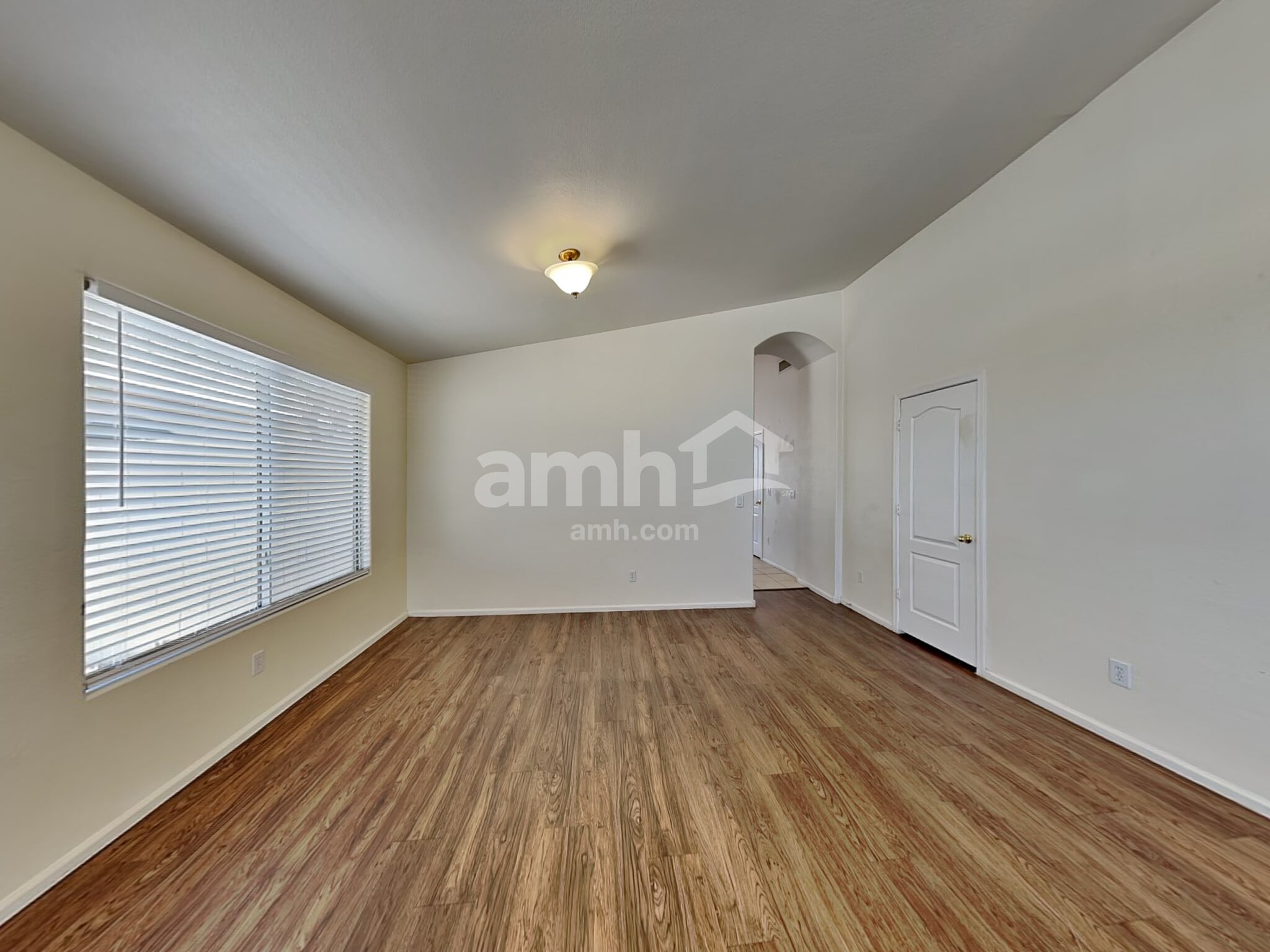 Building Photo - 16803 W Fillmore St