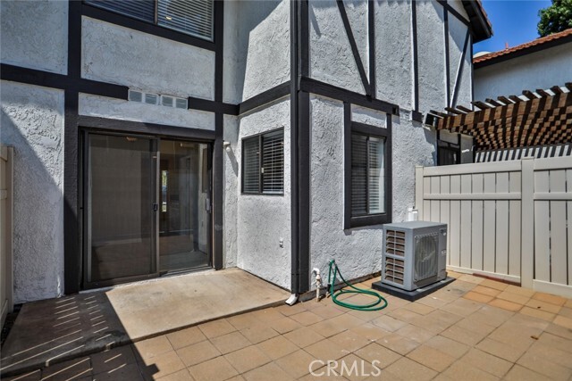 Building Photo - 1013 W Linden St