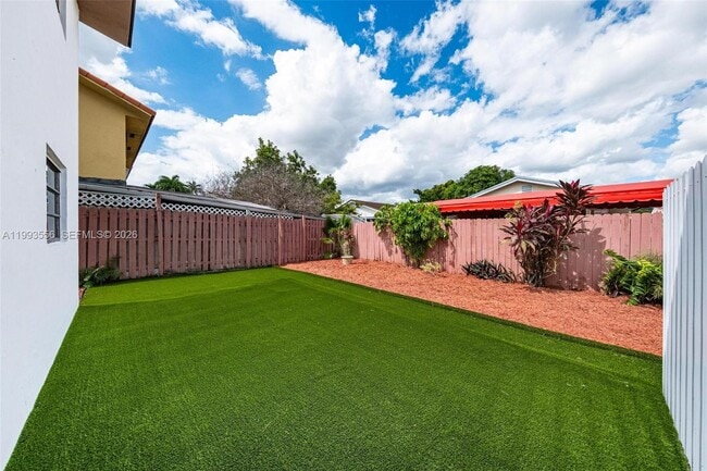 Building Photo - 1283 W 42nd St