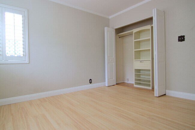 Building Photo - 1440 N Pass Ave