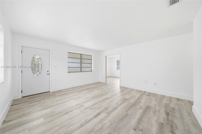 Building Photo - 1781 SW 13th St