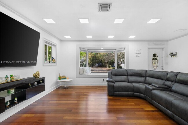 Building Photo - 4306 Johnson St