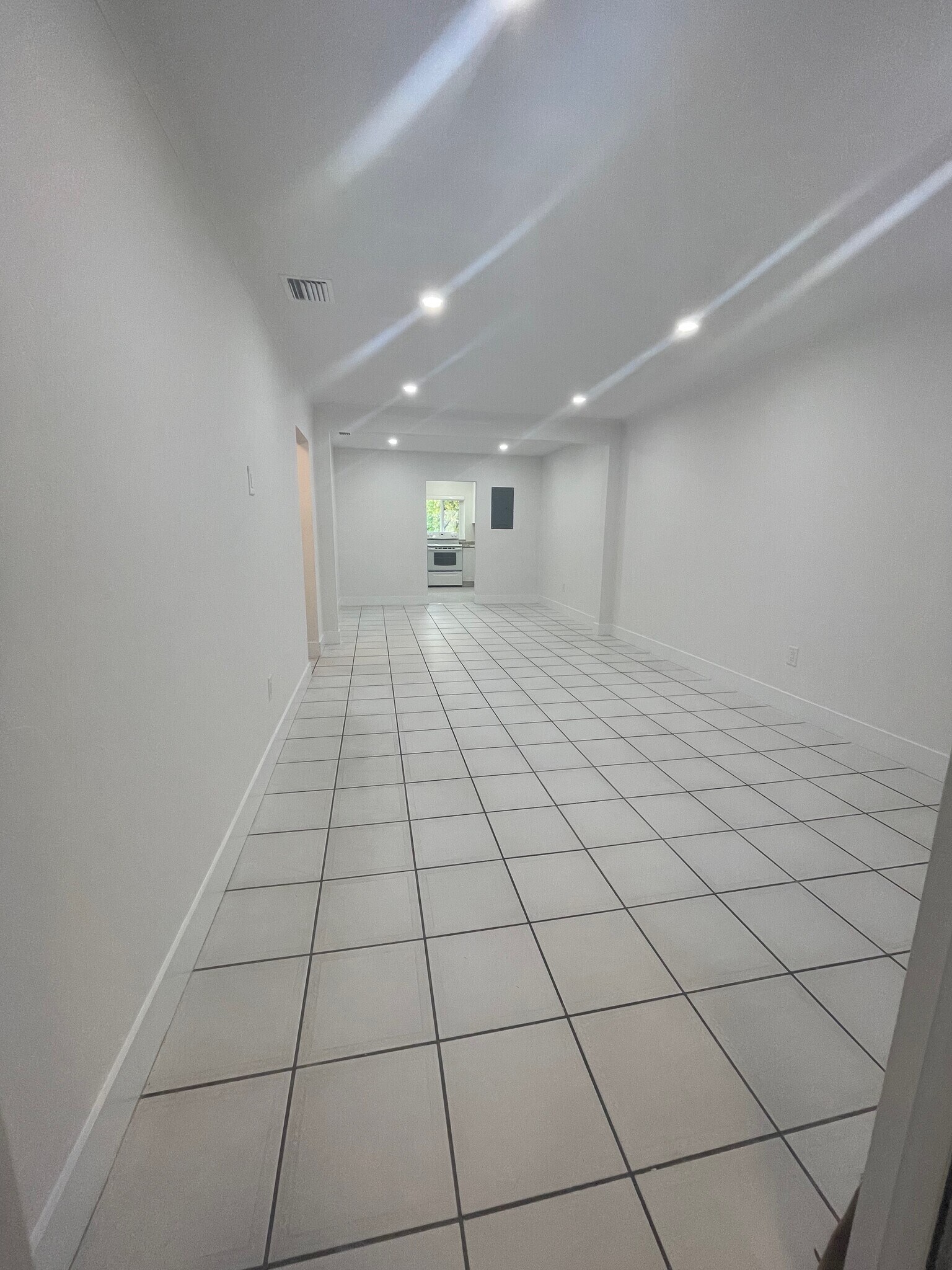 Building Photo - 2510 SW 27th St