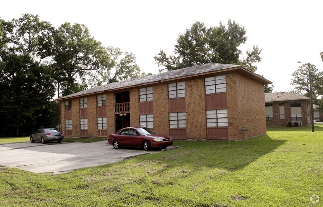 Primary Photo - 4 Peachtree Pl