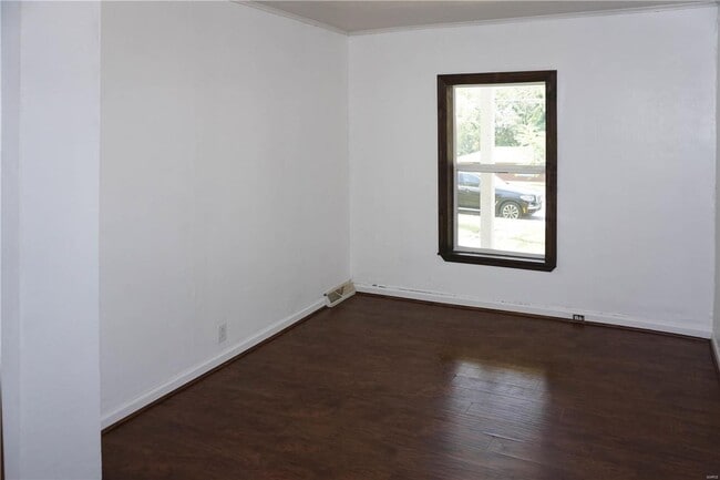Building Photo - 204 N Olive St