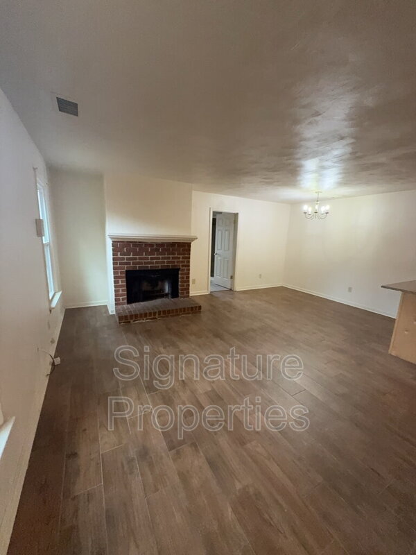 Building Photo - 921 Wickford Dr