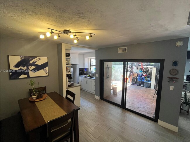 Building Photo - 447 NW 98th Ct