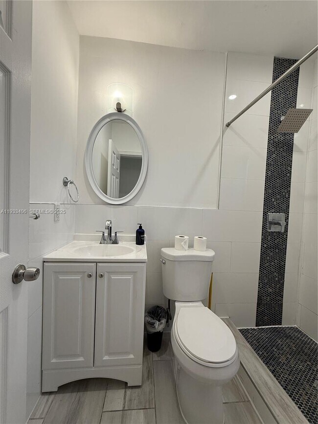 Building Photo - 1540 Jefferson Ave