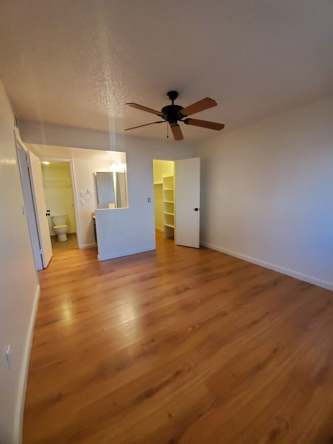 Building Photo - Ground level 2 bed/2 bath condo- Guadalupe & Country Club