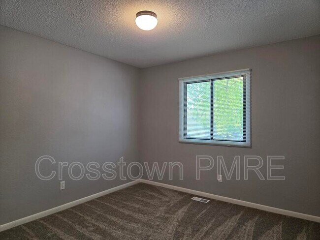 Building Photo - 4973 W 8th Street Rd