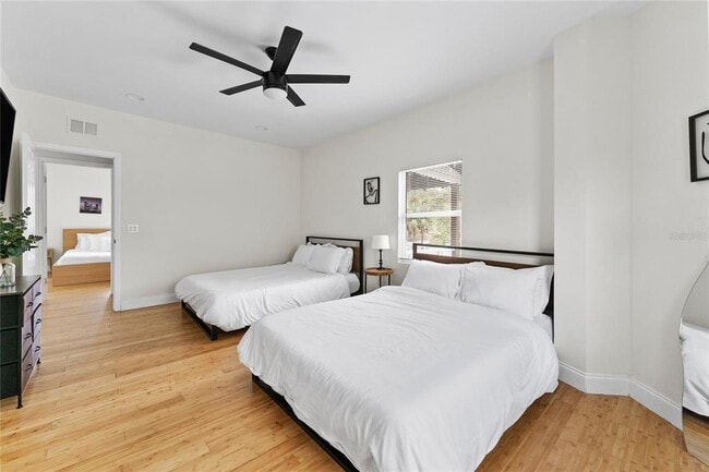 Building Photo - 680 25th Ave S