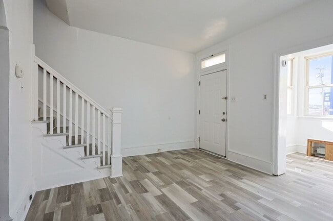 Building Photo - Well-kept 3 Bed, 1 Bath Single Family Home - Schedule your tours now!