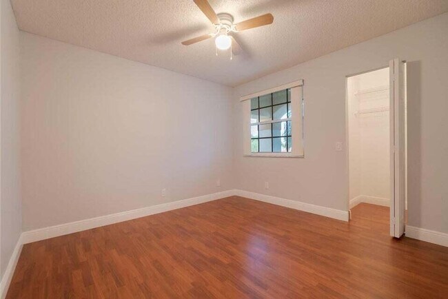 Building Photo - 7227 Chesapeake Cir