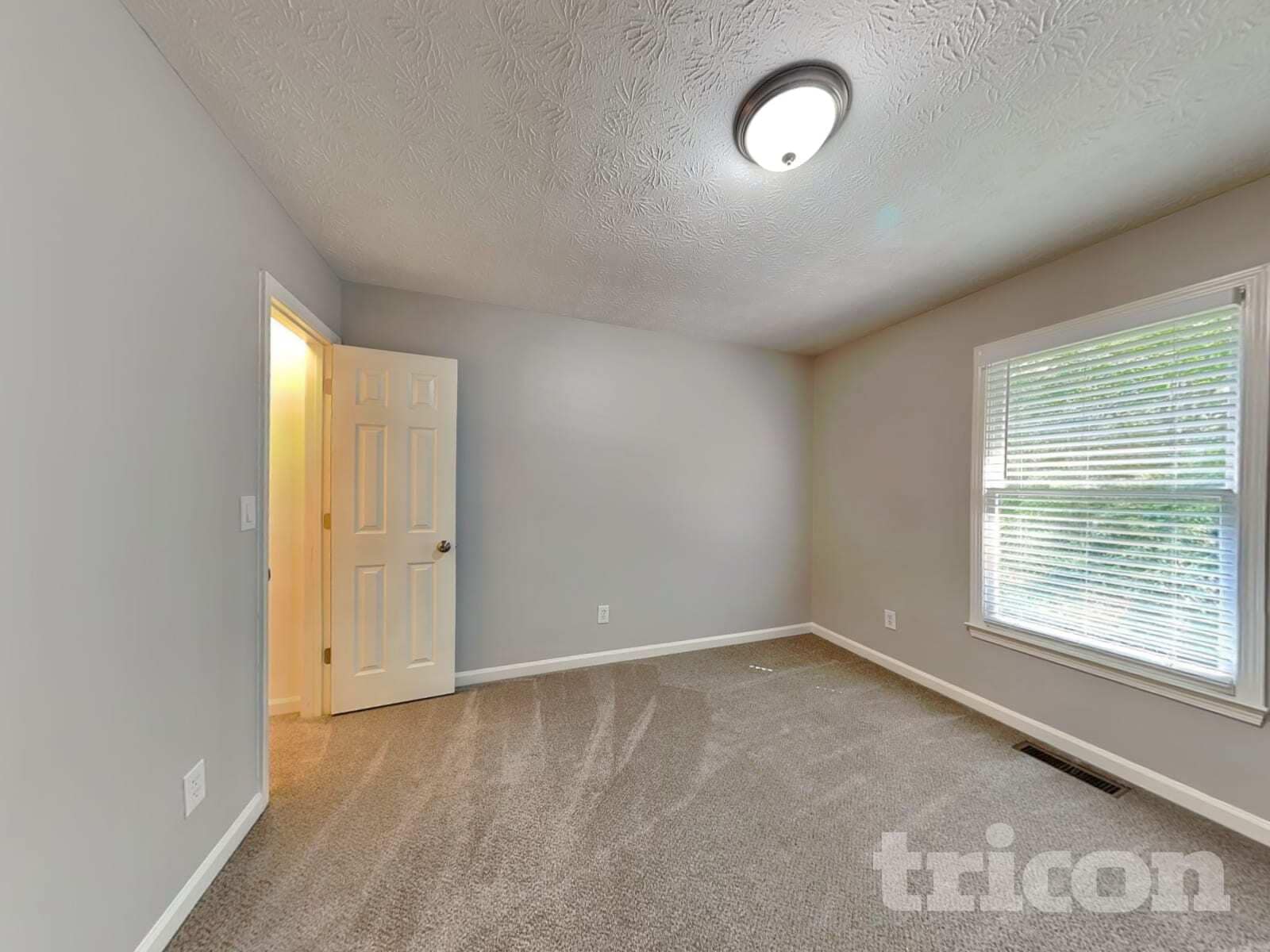 Building Photo - 5731 Newnan Cir