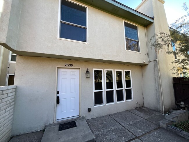 Primary Photo - *Owner Broker* 2 Bedroom Townhome Availabl...