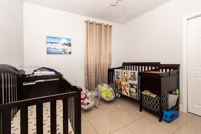 Building Photo - 335 NW 109th St