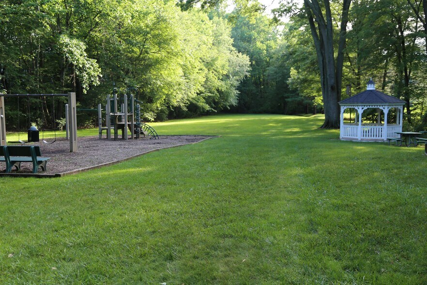 Community - 12945 Pinecrest road