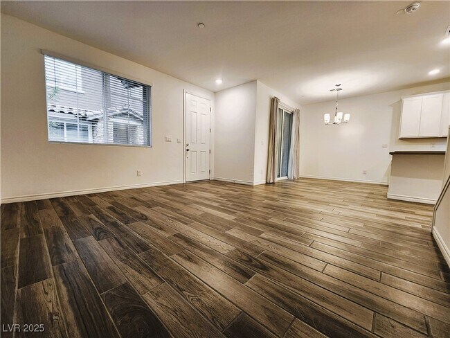 Building Photo - 25 Barbara Ln