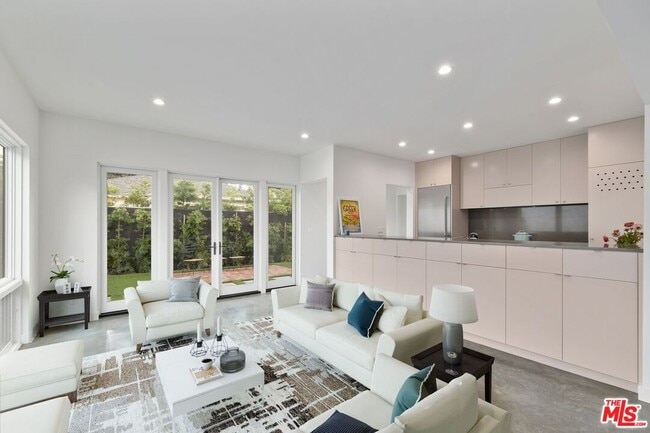 Building Photo - 15322 De Pauw St