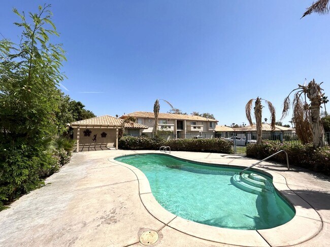 Building Photo - AVAILABLE NOW !! 2 Bedroom 2 Bathroom Apartment in Bermuda Dunes! MOVE IN SPECIAL! HALF OFF ONE M...