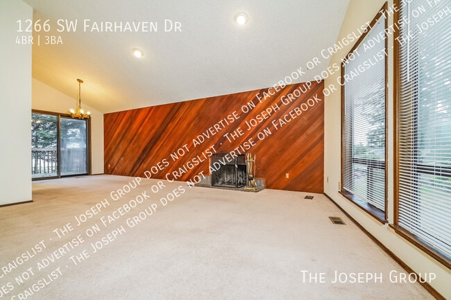 Building Photo - 1266 SW Fairhaven Dr