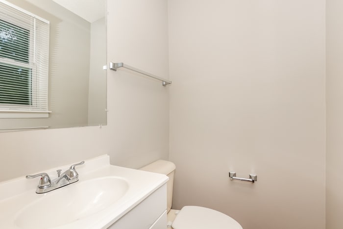 Building Photo - 4873 Everest Dr