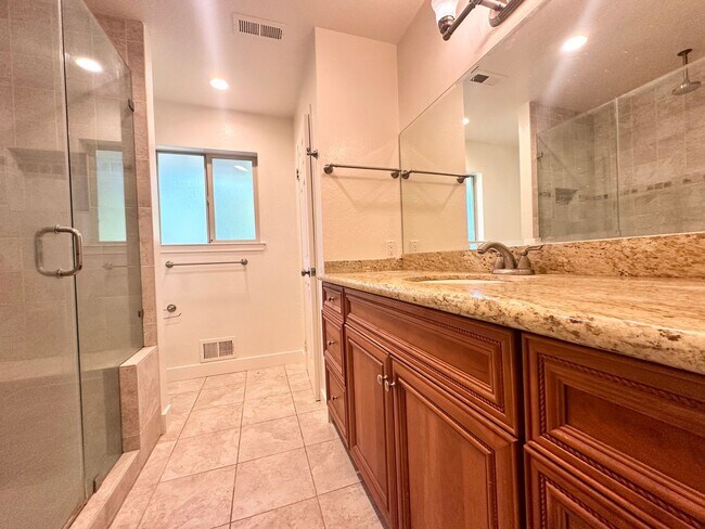 Building Photo - Spacious 4 Bed 2.5 Bath South Los Altos Home - Pool! Great Schools!