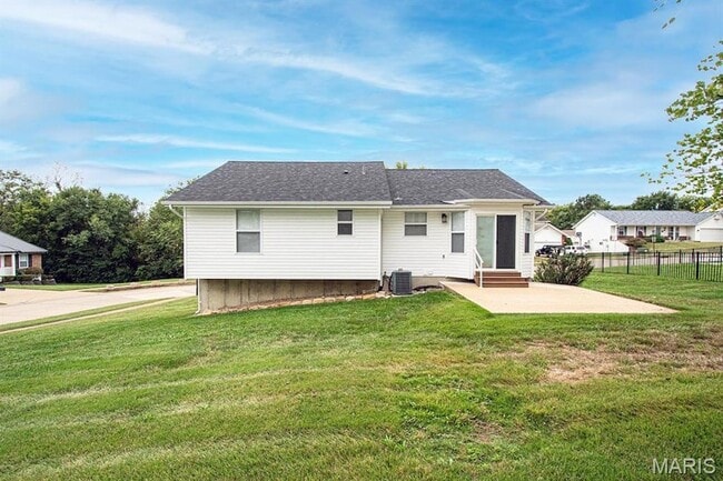 Building Photo - 1031 Thames Dr