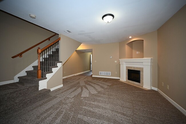 Building Photo - Two Bedroom & 2.5 Bath Townhome with 1 car garage in Oak Valley Estates