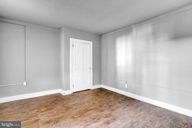 Building Photo - Coming Soon - Spacious 3 Bedroom 1.5 Bath ...