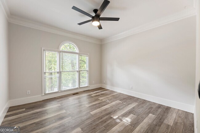 Building Photo - 330 Summerlin Dr
