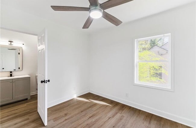 Building Photo - 437 Collier Ridge Dr NW