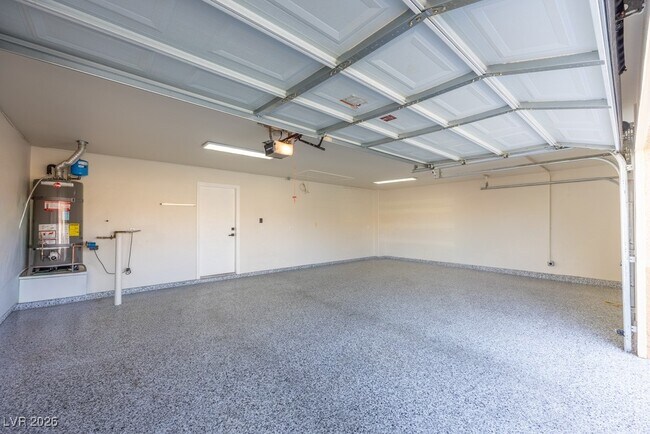 Building Photo - 8217 Cabin Springs Ave