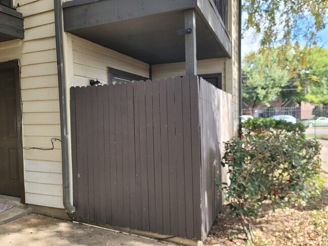 Building Photo - 12615 Brookglade Cir